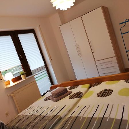 Ebenerdige Ferienwohnung Mit Grosser Terrasse In Der Naehe Des Waldes, Zum Wohlfuehlen Schoneck Екстериор снимка