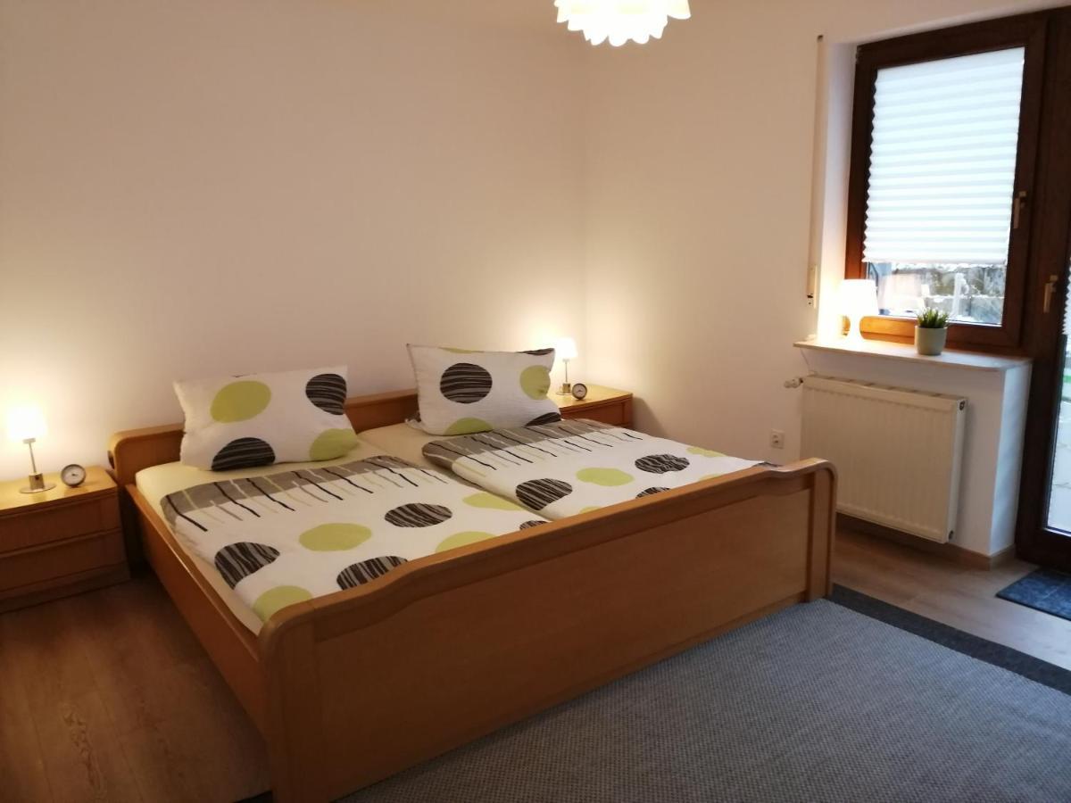 Ebenerdige Ferienwohnung Mit Grosser Terrasse In Der Naehe Des Waldes, Zum Wohlfuehlen Schoneck Екстериор снимка